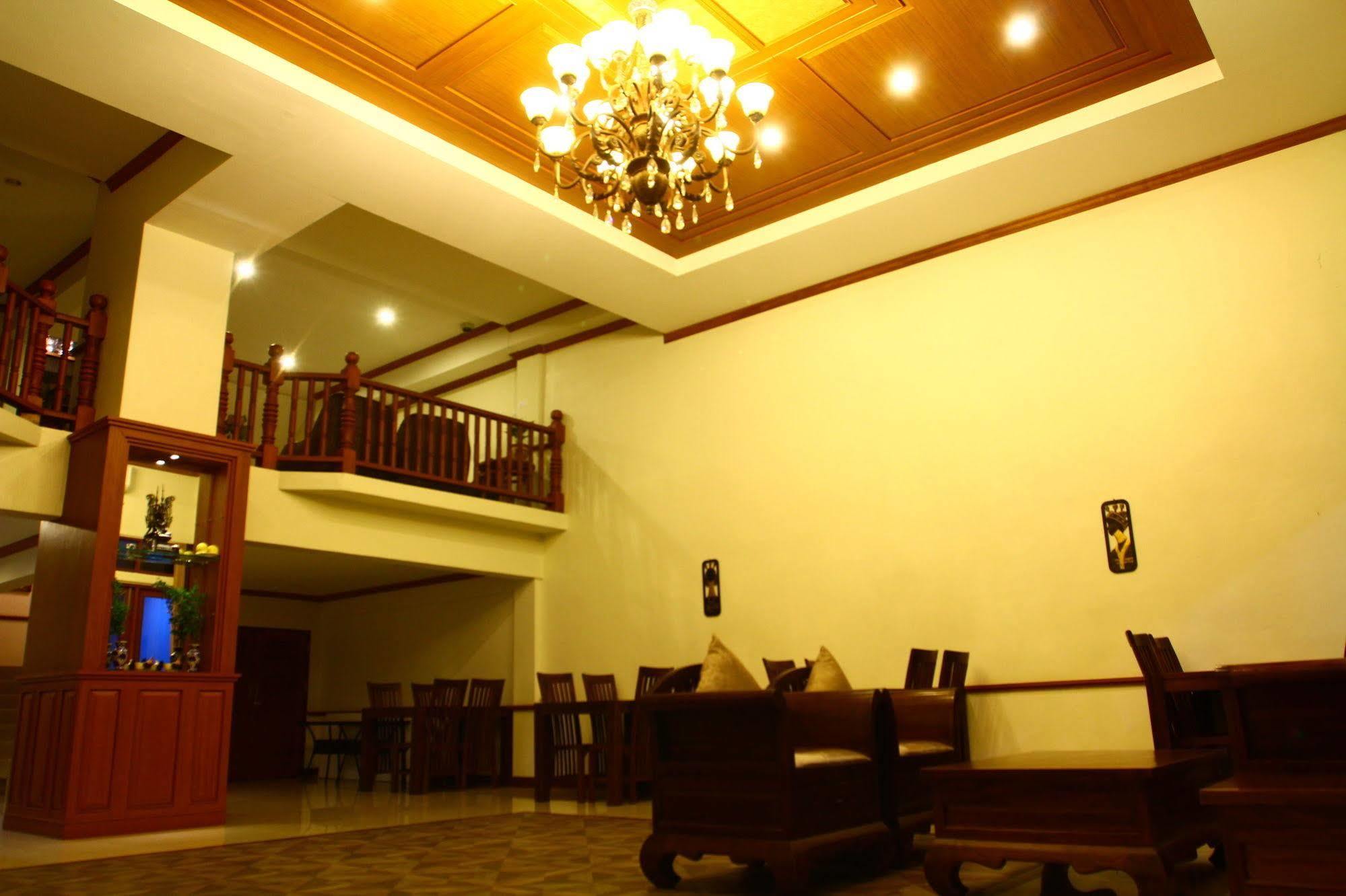 Отель Phoothawee House Чиангмай Экстерьер фото