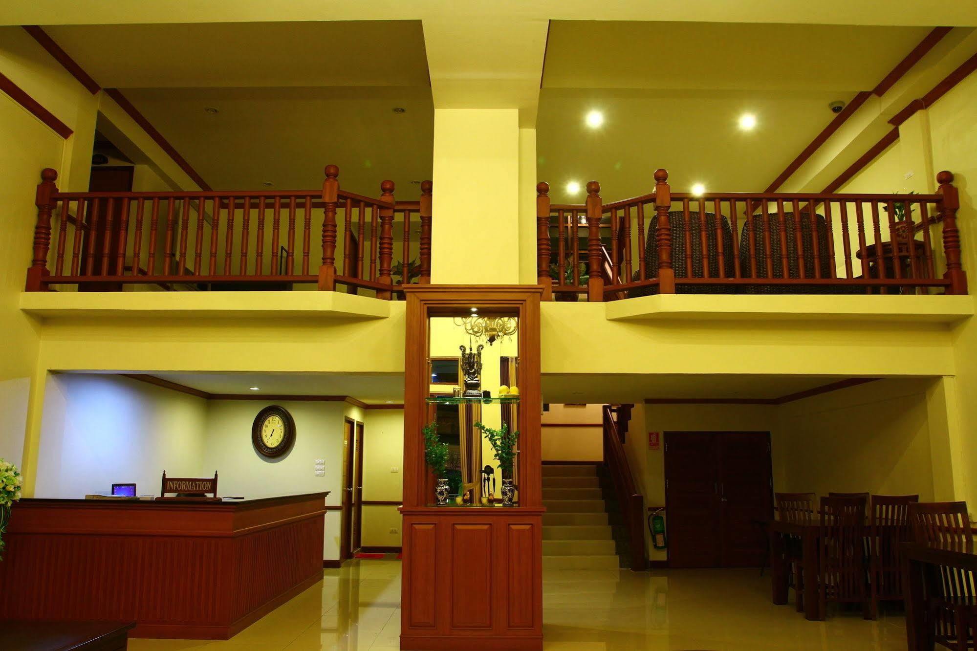Отель Phoothawee House Чиангмай Экстерьер фото