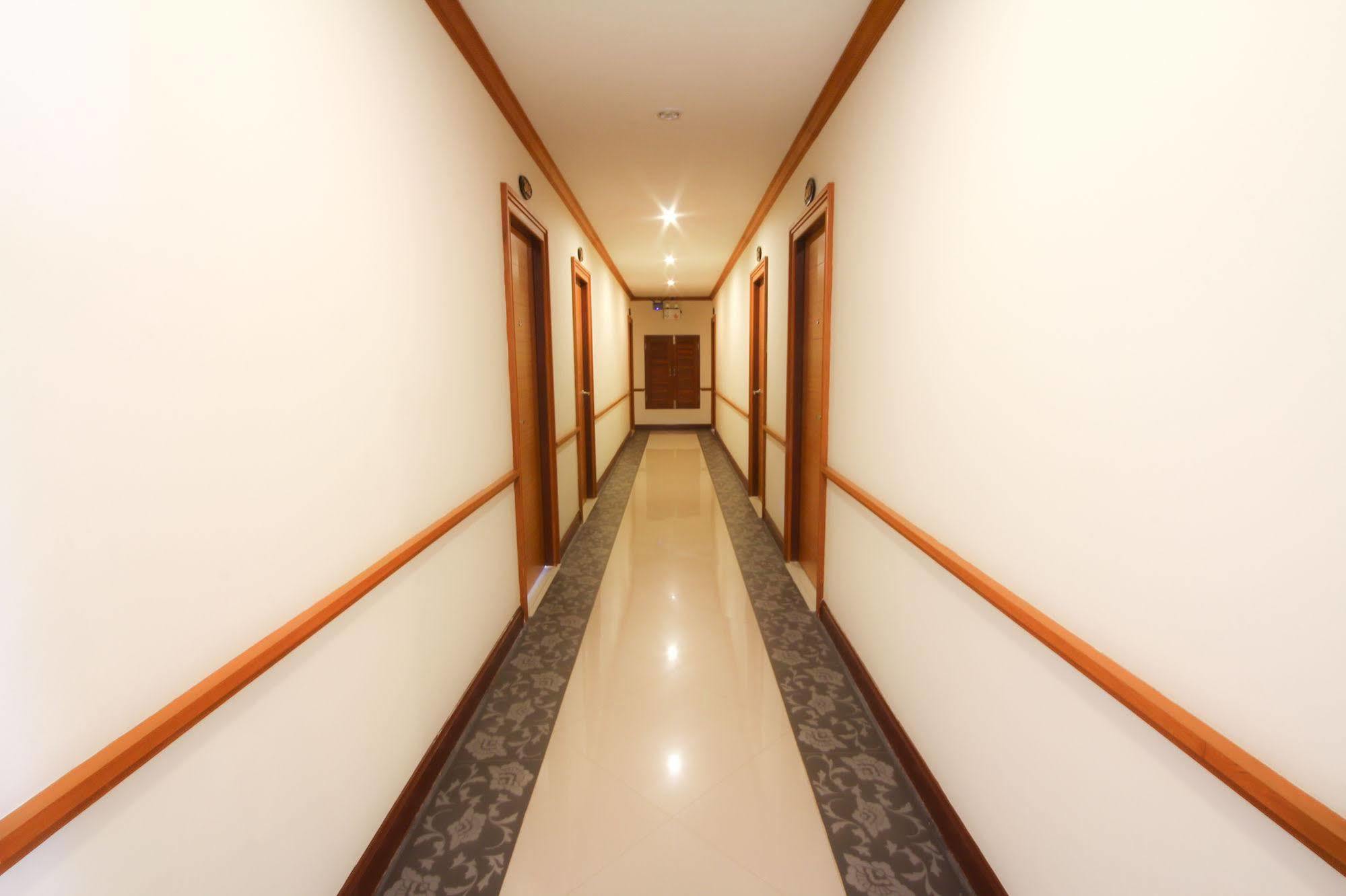 Отель Phoothawee House Чиангмай Экстерьер фото